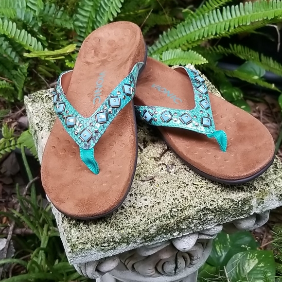 vionic sandals lord and taylor